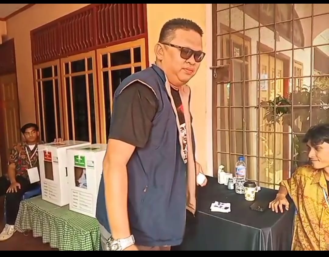 Ketua KNPI Riau ini Nyoblos di TPS 02, Larshen Yunus: "ini Paslon yang Potensi untuk Menang!